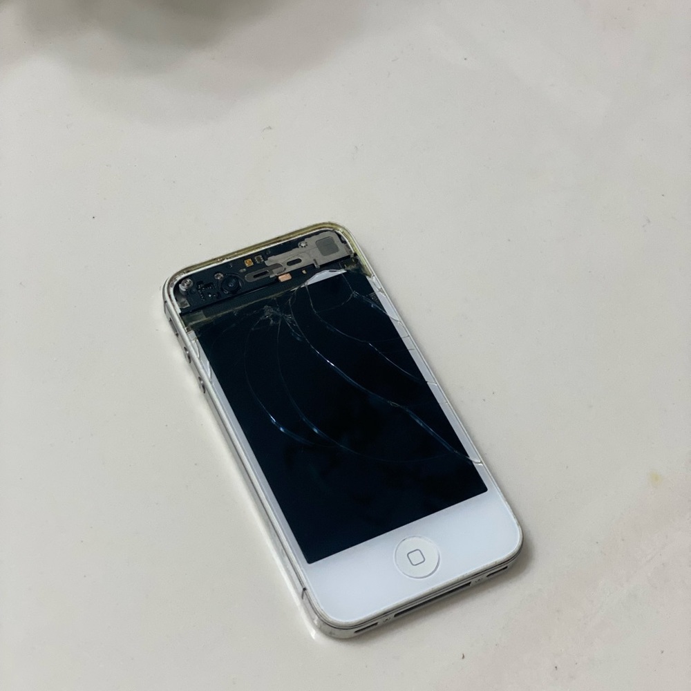 iPhone 4s - Picture 3 of 5